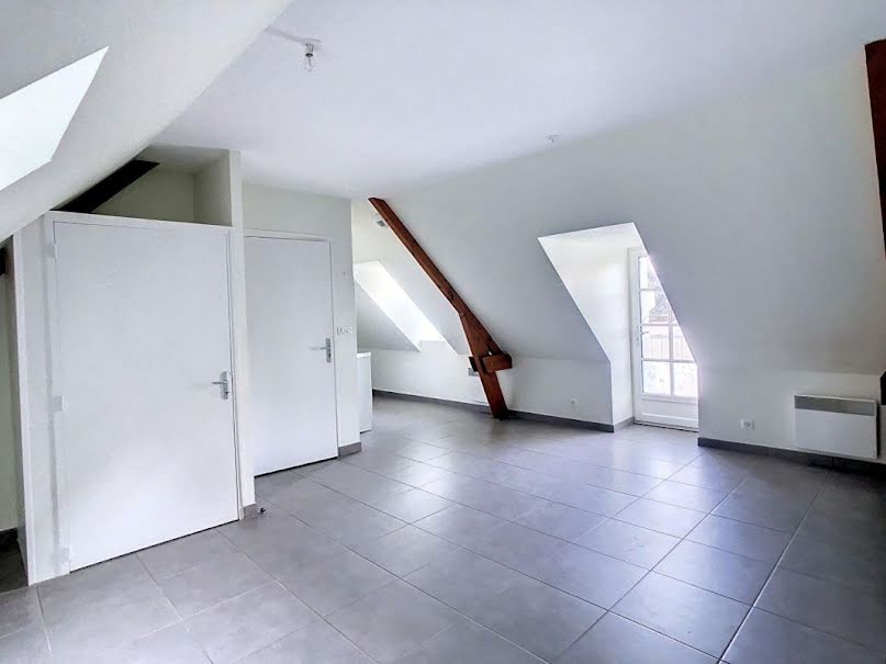 Location  appartement 4 pièces 43 m² à Terrasson-Lavilledieu (24120), 560 €