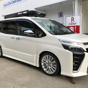 ヴォクシー ZRR80W