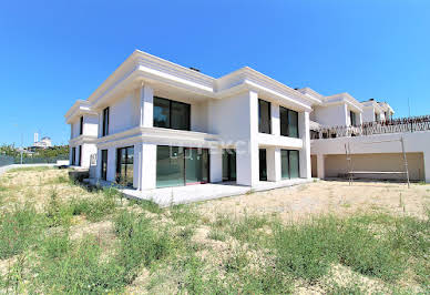 House with pool and terrace 2