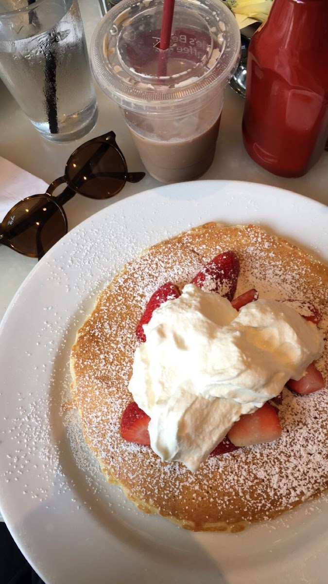 GF pancakes with the strawberries and cream