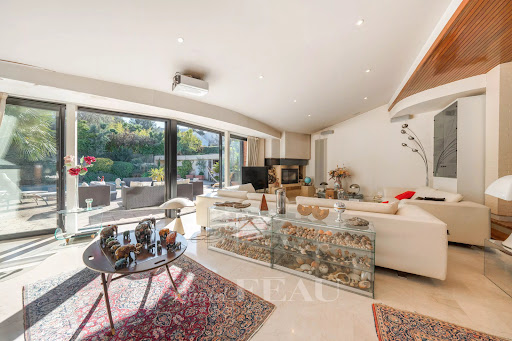 House with pool 5