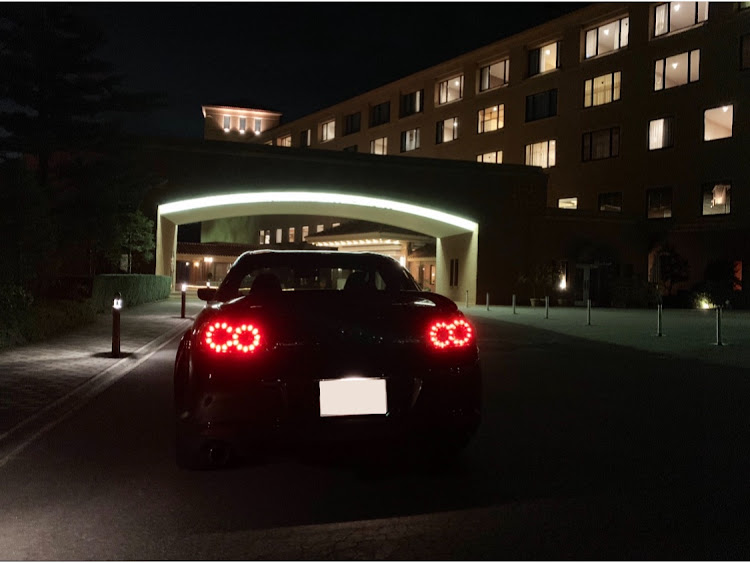 RX-8のrx-8・ロータリーエンジン・ロータリーサウンド・夜間撮影・4灯丸型テールランプに関するカスタム事例の投稿画像1枚目