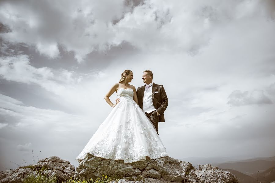 शादी का फोटोग्राफर Dominik Stehnáč (dominikstehnac)। मई 8 2019 का फोटो