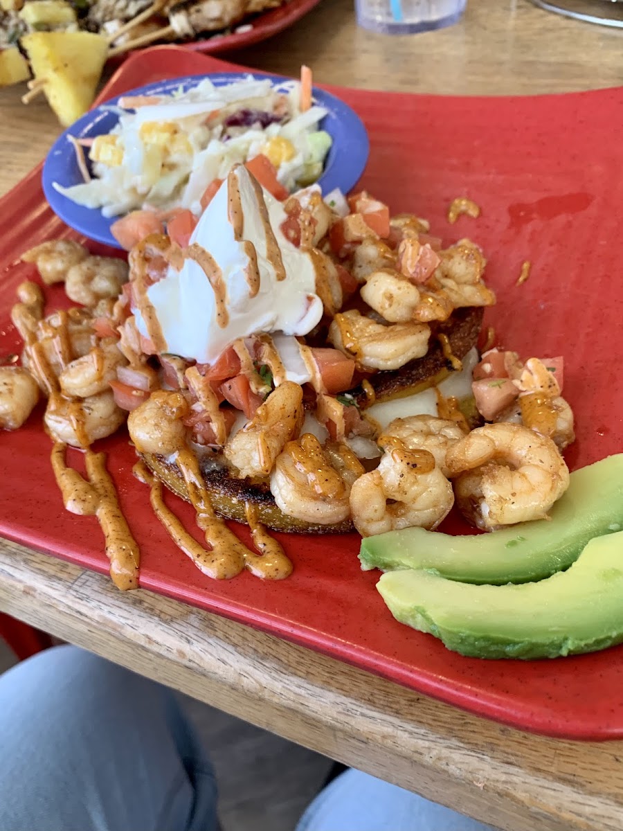 Corn cake with chipotle shrimp and mango slaw. Yum!