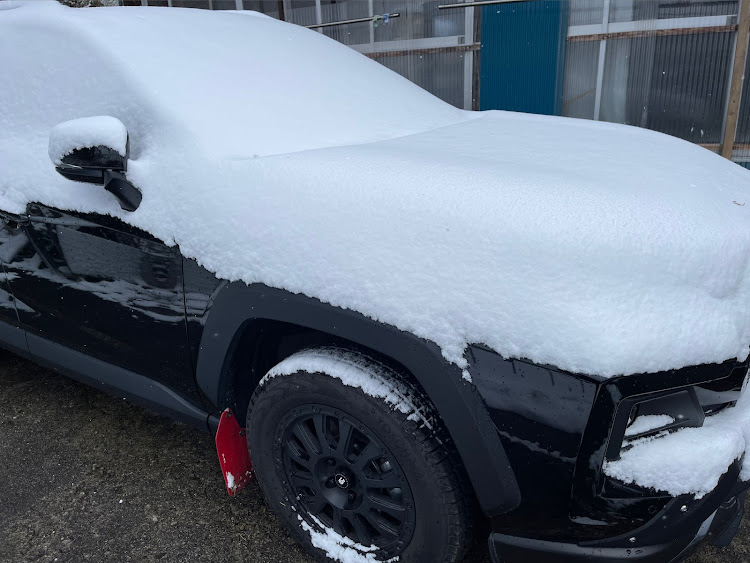 RAV4のRAV4オフロードパッケージ・RAV4好きな人と繋がりたい・雪が積もった・タイヤ交換・TRDに関するカスタム事例の投稿画像2枚目
