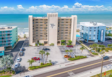 Apartment with pool 13