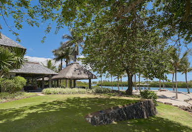 Villa avec piscine et jardin 2