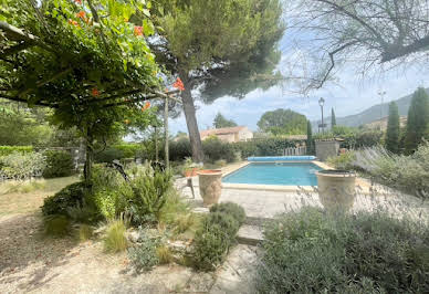 Maison avec piscine et terrasse 20