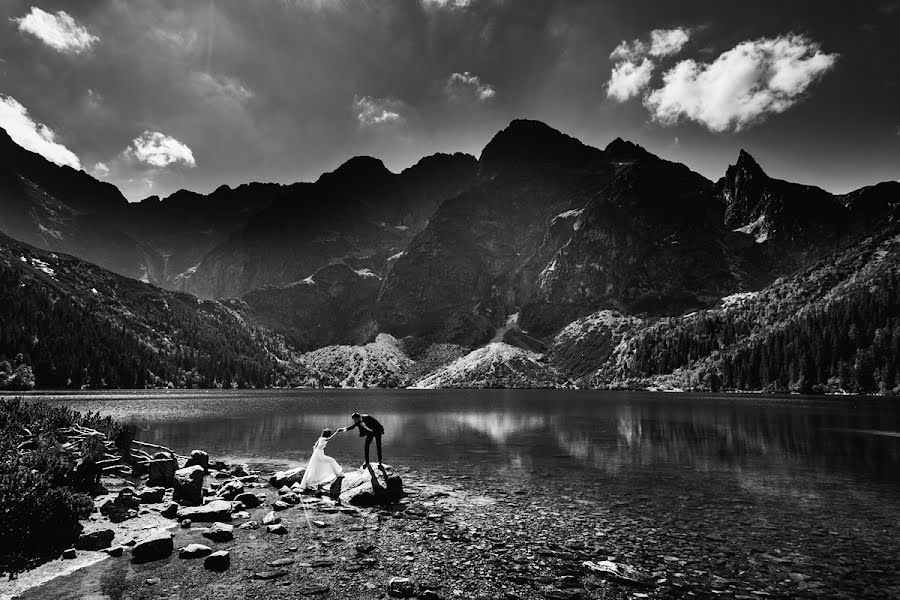 Fotografer pernikahan Kamil Czernecki (czernecki). Foto tanggal 20 September 2021