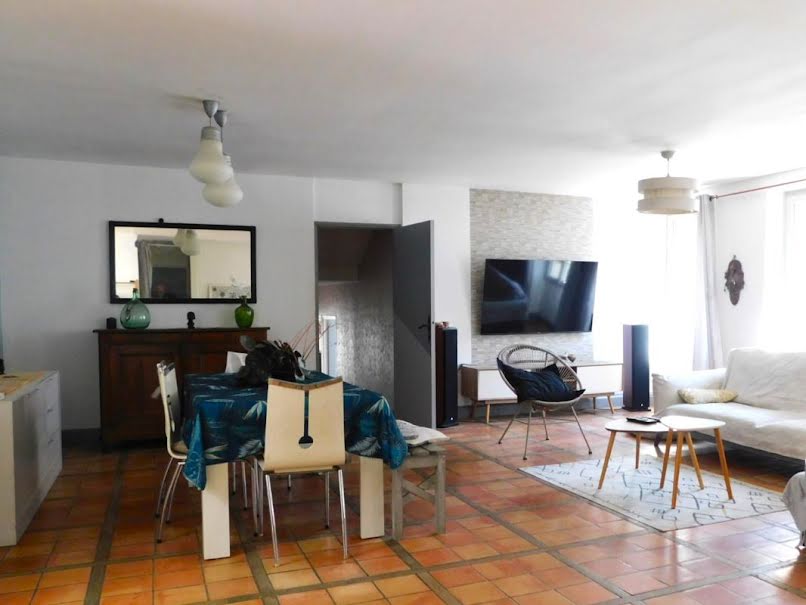 Vente maison 6 pièces 133 m² à Saint-Sever (40500), 180 000 €