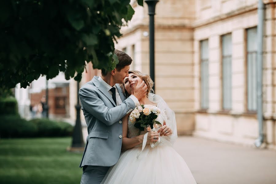 Fotografo di matrimoni Elena Strela (arrow). Foto del 9 aprile 2018