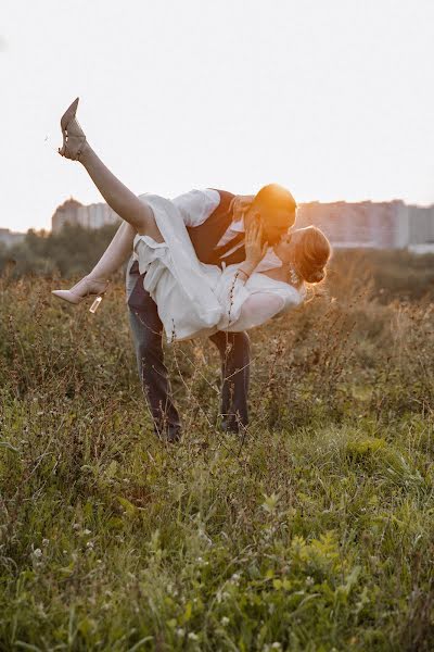 Fotograful de nuntă Elina Larchenkova (okeyelina). Fotografia din 13 ianuarie 2022