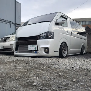 ハイエースバン TRH200V