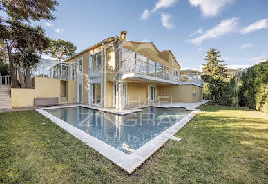 Villa with pool 3