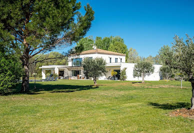 House with pool and garden 5