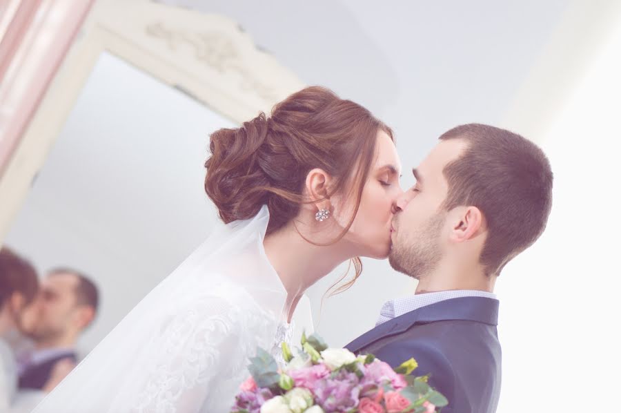 Fotógrafo de casamento Maksim Chechelev (maxmeis). Foto de 19 de janeiro 2019