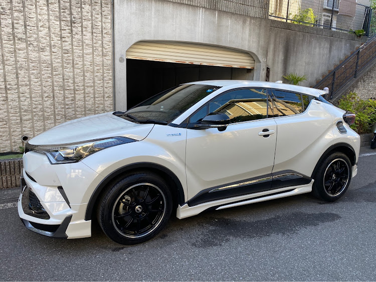 C-HRのエンケイRSM9・TOYOタイヤ・アルミホイール交換・19hexに関するカスタム事例の投稿画像2枚目
