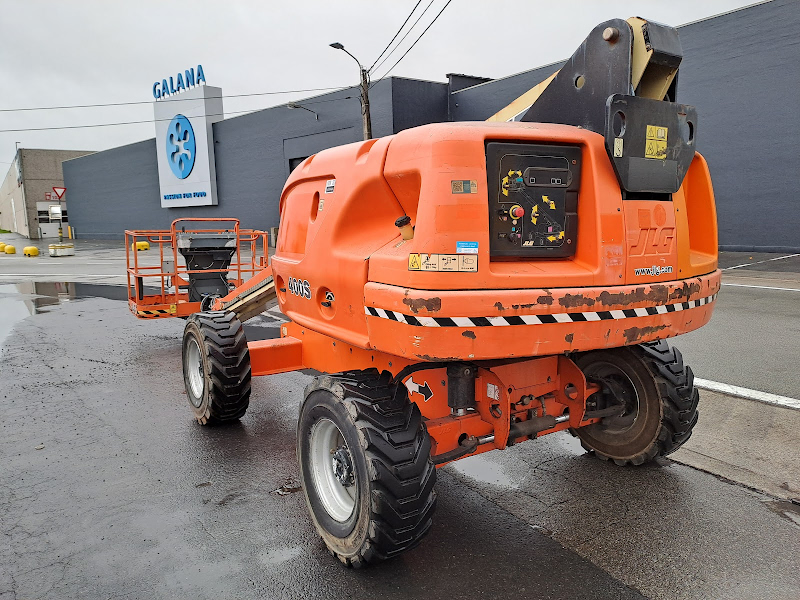 Picture of a JLG 400S