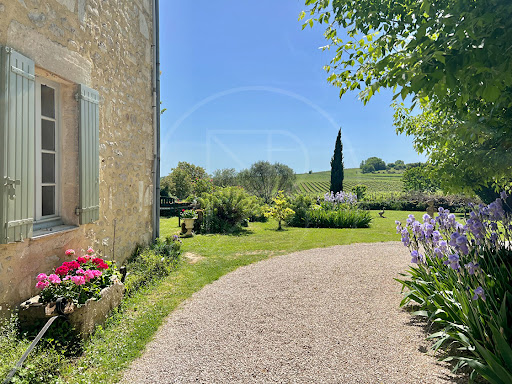 House with garden 2