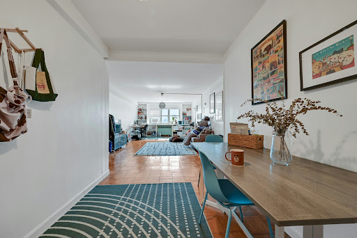 Luxury apartment / penthouse for sale in Hackensack (United States) - Dining area with table and chairs
