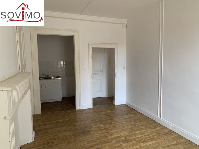 Location  appartement 2 pièces 35.61 m² à Confolens (16500), 293 €