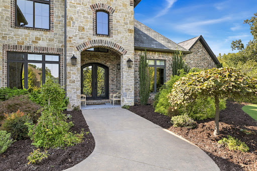 House with pool and garden 3