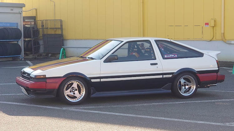 スプリンタートレノのAE86 GT-S・AE86・AE86トレノ・ホイール交換 ...