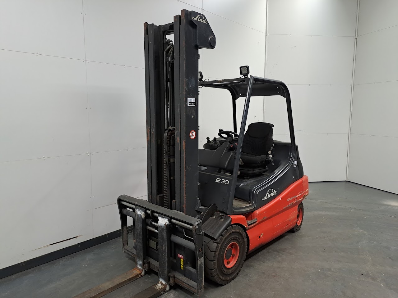 LINDE E30-02