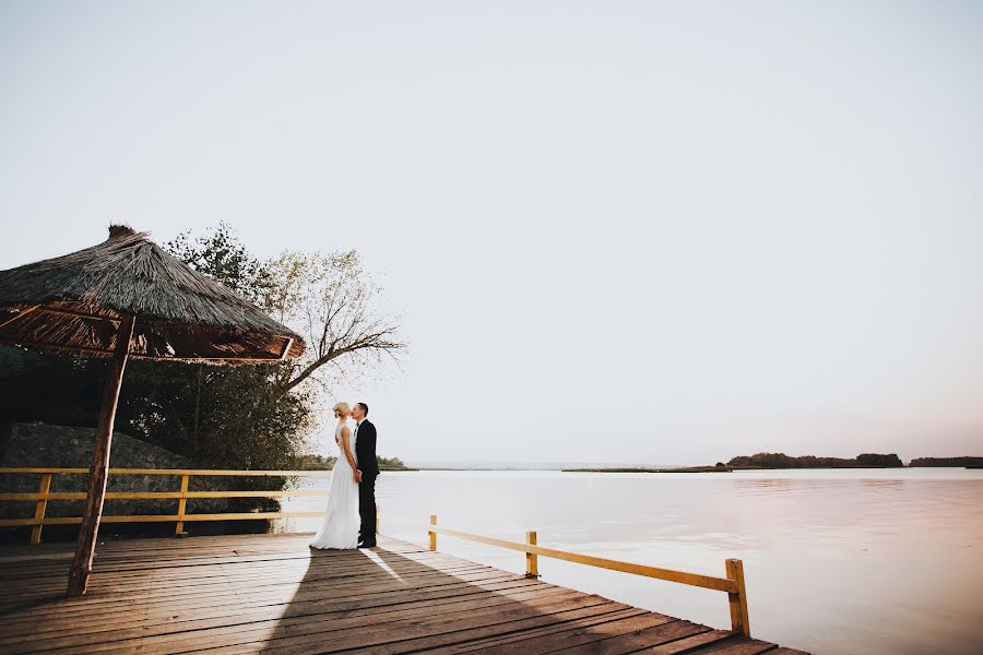 Fotógrafo de casamento Vitaliy Bendik (bendik108). Foto de 15 de novembro 2015