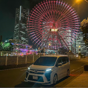 ヴォクシー ZRR80W