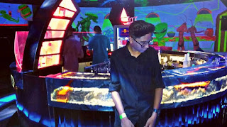 Jugal Waghela at 3D UFO Revolving Lounge Bar, Kandivali East,  photos