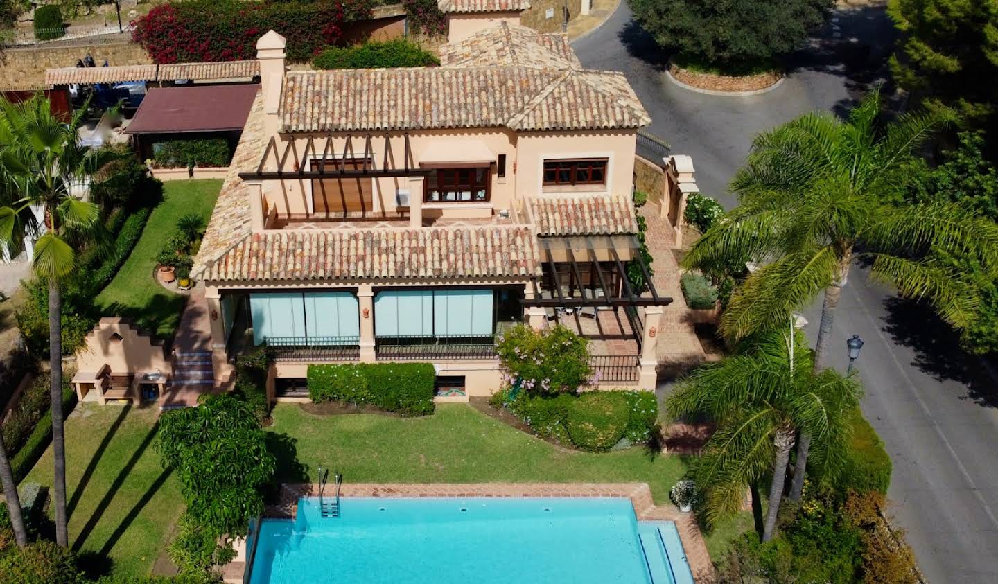 Villa with pool and garden Marbella