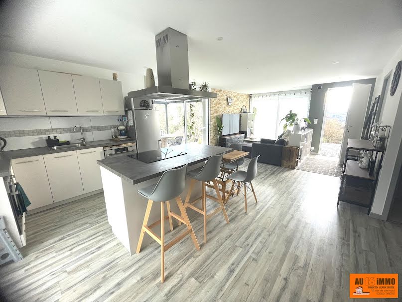 Vente maison 5 pièces 91 m² à Thiers (63300), 188 000 €