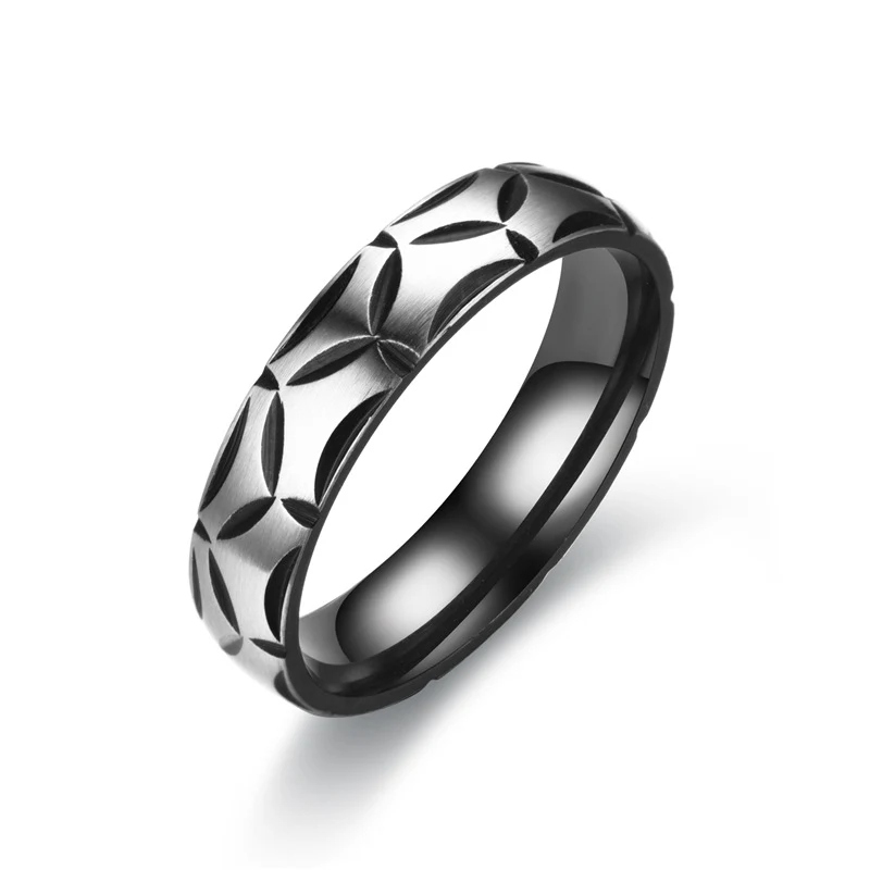Bague tendance en acier inoxydable mat avec diamants, un accessoire élégant et intemporel pour femmes, idéal au quotidien.