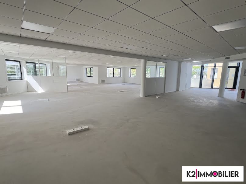 Vente locaux professionnels  241 m² à Montelimar (26200), 665 160 €