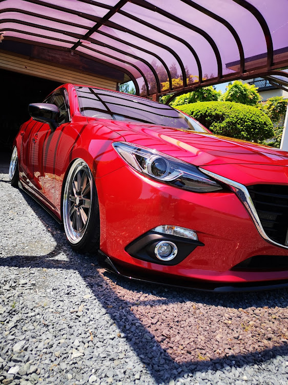 アクセラスポーツの洗車・KAZ-SUS・kicker・SSR wheels・pumpkinsに関するカスタム事例の投稿画像2枚目
