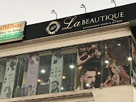 La Beautique Unisex Salon And Academy photo 5