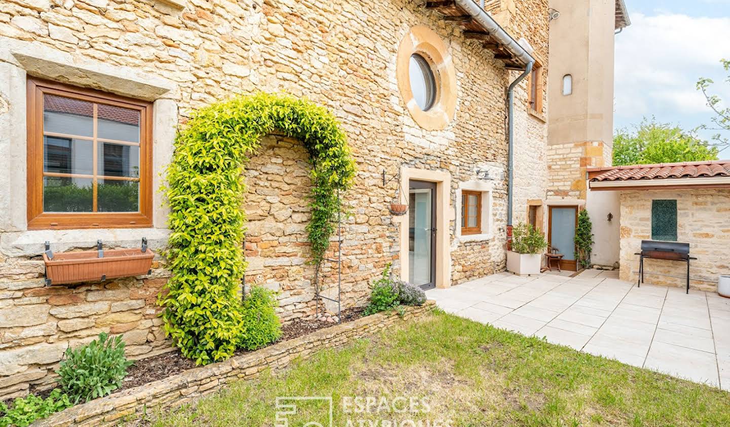 Appartement avec piscine Pommiers