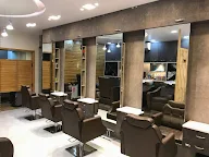 Charming Unisex Salon photo 2