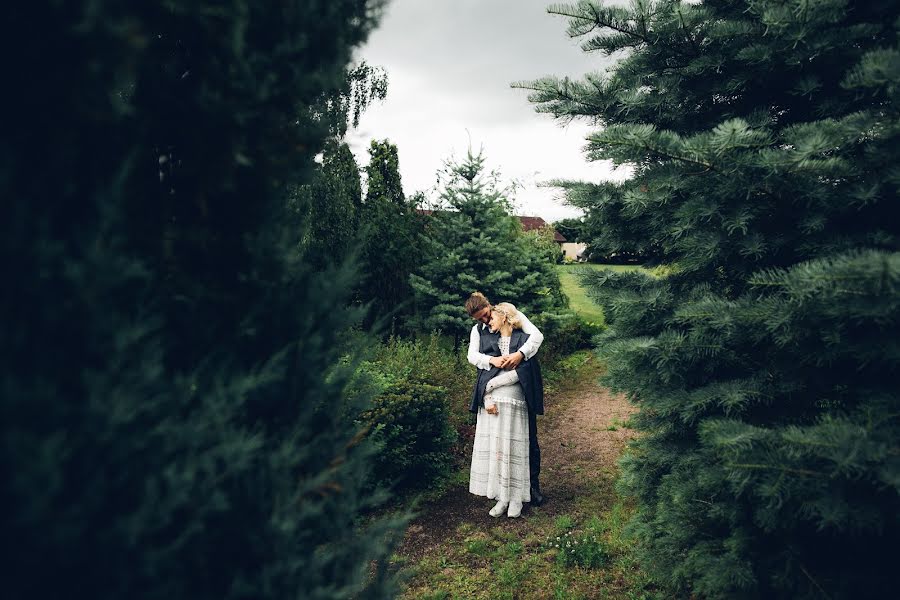 Wedding photographer Yuriy Meleshko (whitelight). Photo of 15 July 2019