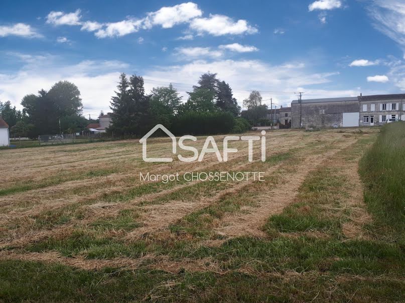 Vente terrain  1484 m² à Burie (17770), 27 000 €