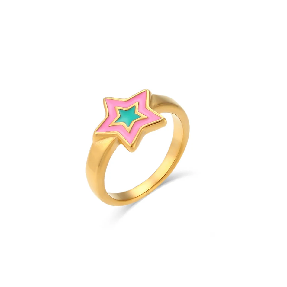 Eenvoudige damesring, kleurrijke oliehalsketting en persoonlijkheid. Maak een statement met deze unieke combinatie, perfect om jouw persoonlijke stijl te accentueren.