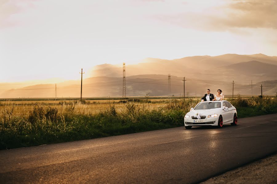 Fotógrafo de casamento Mihai Ruja (mrvisuals). Foto de 3 de agosto 2016