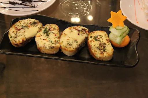 Masala Cheese Garlic Bread