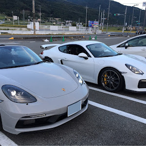 ケイマン GT4