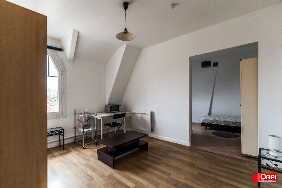 Location  appartement 1 pièce 26 m² à Reims (51100), 414 €