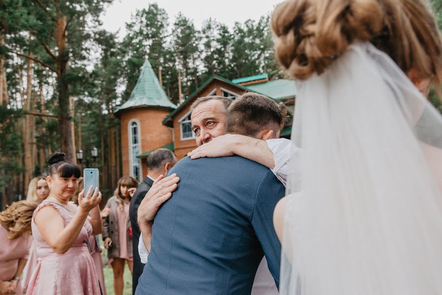 Fotógrafo de casamento Katerina Karmanova (karmanova). Foto de 17 de setembro 2019