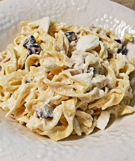 This is a dish I made up on the fly. 
It.
Is.
Delicious!!
All measurements are going to be as close as I can figure since I didn't measure anything. Feel free to adjust to your liking.