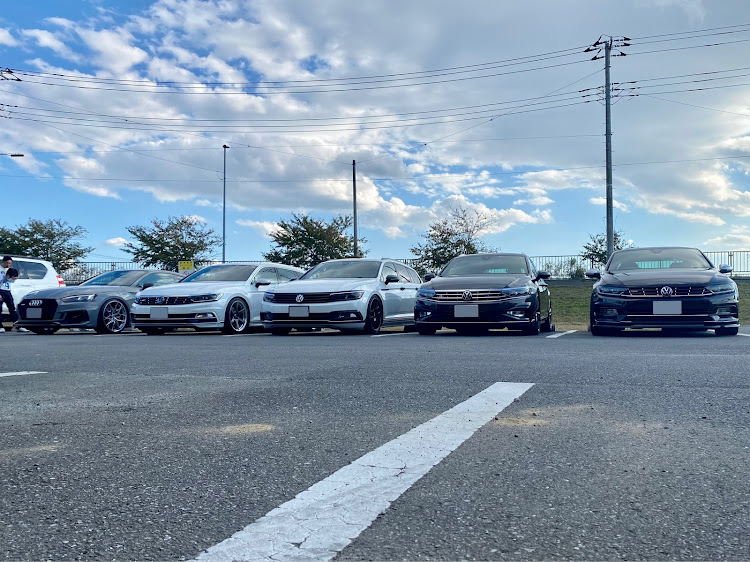 パサートヴァリアントのRS5 coupe・パサート セダン・オフ会・個性派揃いに関するカスタム事例の投稿画像1枚目