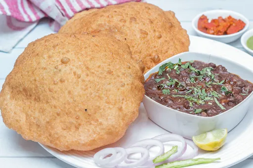 Paneer Wale Chole Bhature [2 Bhature]